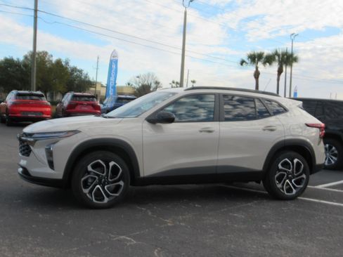 New 2026 Chevrolet Trax RS w/ Driver Confidence Package image 2