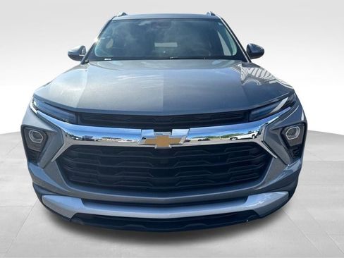 Used 2025 Chevrolet TrailBlazer LT FWD image 3