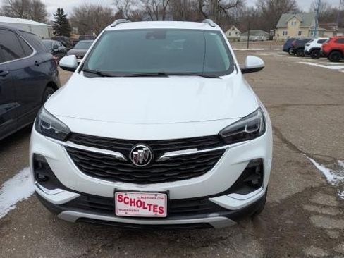 Used 2023 Buick Encore GX Essence image 5