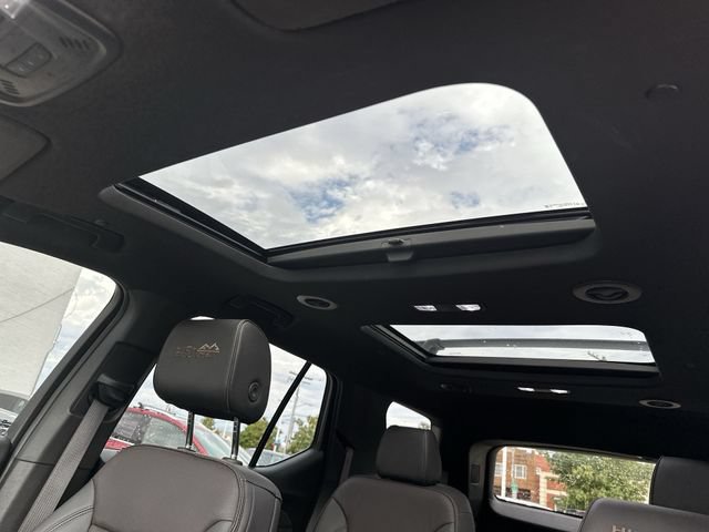 Certified 2023 Chevrolet Traverse High Country AWD/4WD image 18