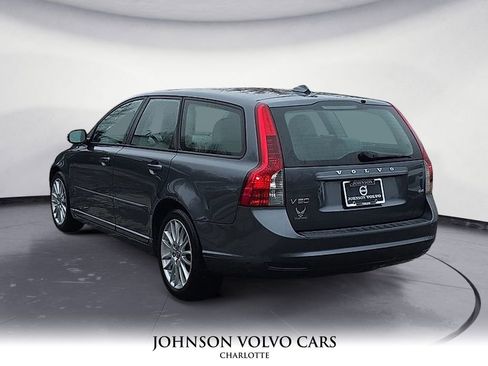 Used 2009 Volvo V50 2.4i image 16