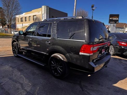Used 2015 Lincoln Navigator 4WD image 4