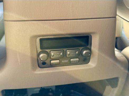 Used 2007 Toyota Land Cruiser w/ Convenience Pkg image 26