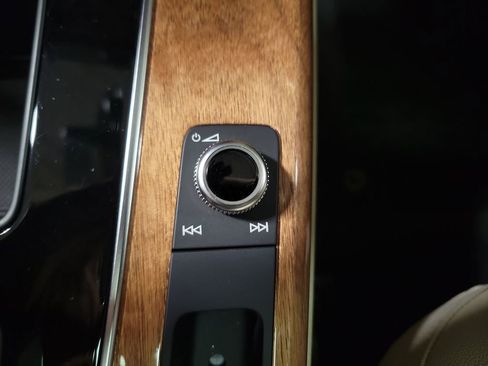 Used 2022 Audi Q5 2.0T Premium w/ Convenience Package image 17