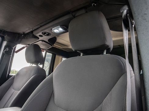 Used 2018 Jeep Wrangler Unlimited Sport S AWD/4WD image 25