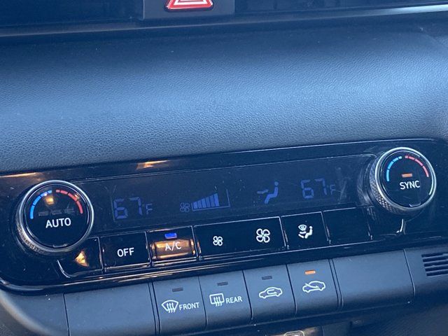 Used 2025 Hyundai Elantra Sport FWD image 40
