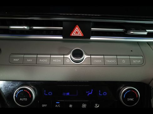 Used 2025 Hyundai Elantra SEL w/ Cargo Package FWD image 27
