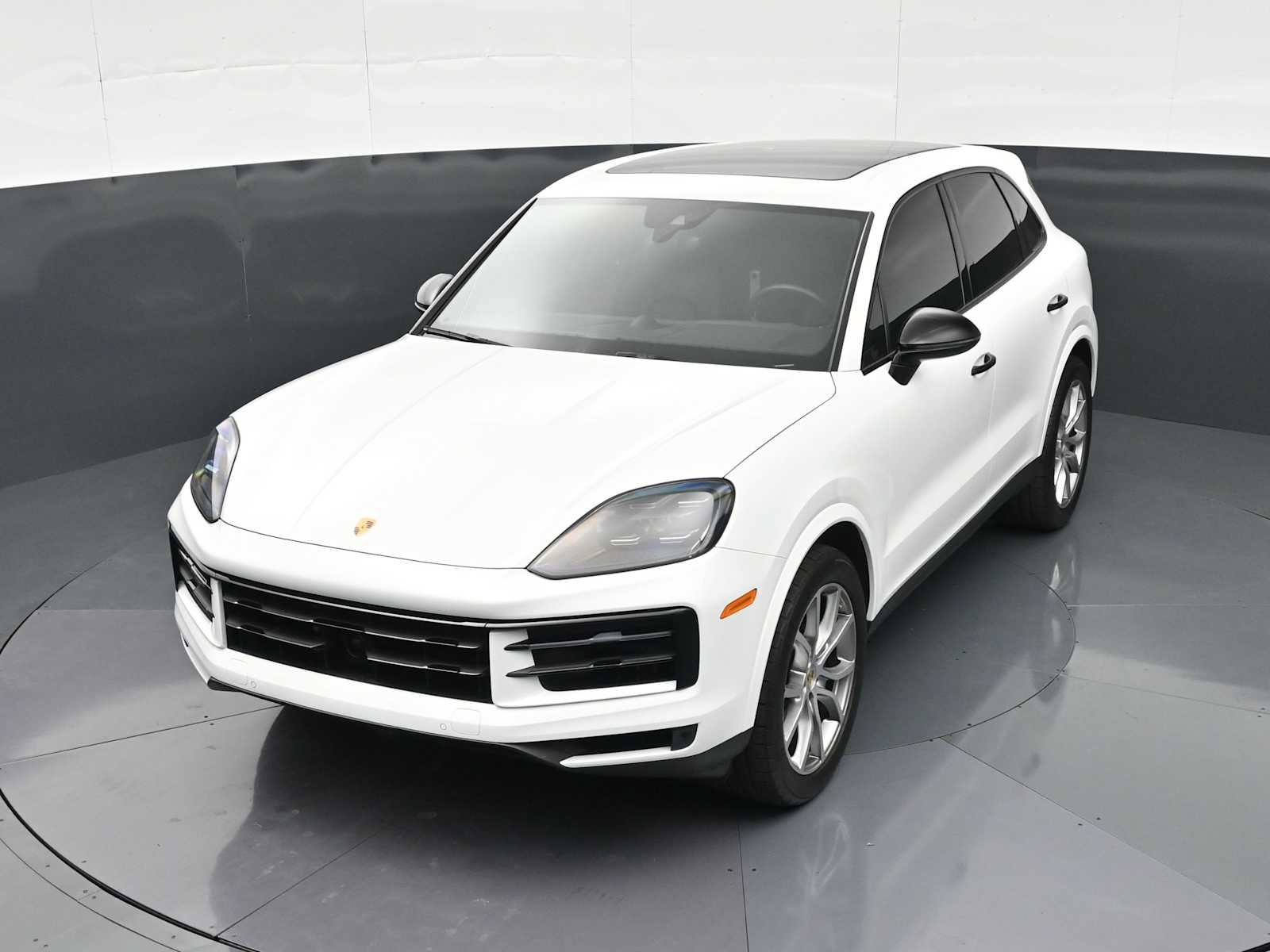Certified 2024 Porsche Cayenne AWD/4WD image 30