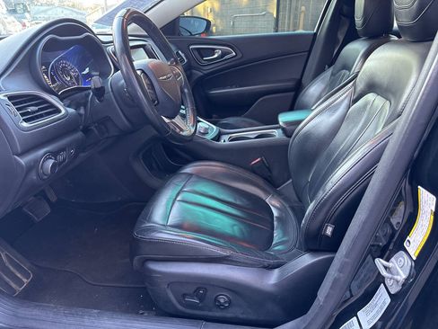 Used 2016 Chrysler 200 Limited FWD image 8