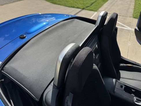 Used 2006 MAZDA MX-5 Miata Sport w/ Appearance Pkg RWD image 26
