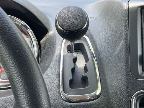 Used 2018 Dodge Grand Caravan SE w/ UConnect Hands-Free Group FWD image 22
