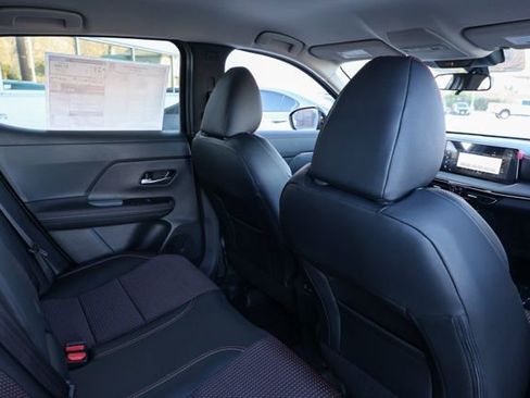New 2025 Nissan Kicks SR image 17