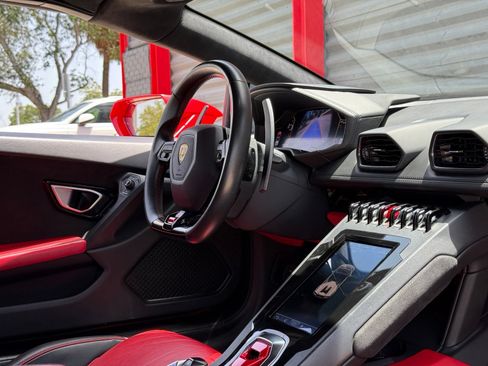 Used 2022 Lamborghini Huracan EVO RWD image 38