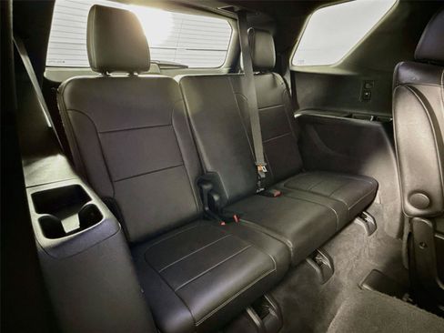 Used 2022 Chevrolet Traverse LT w/ LT Premium Package FWD image 30