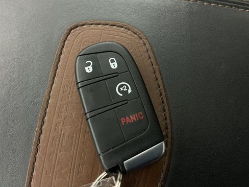 Used 2014 RAM 1500 Laramie Longhorn w/ Convenience Group AWD/4WD image 43