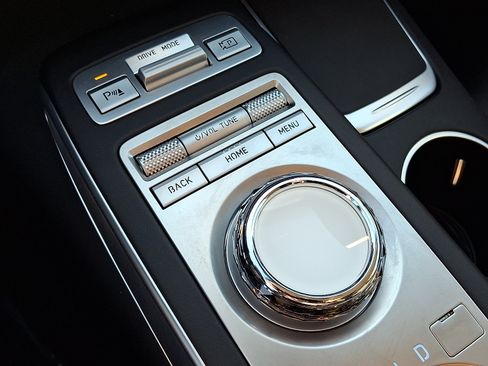 Certified 2023 Genesis Electrified GV70 w/ Prestige Package AWD/4WD image 18