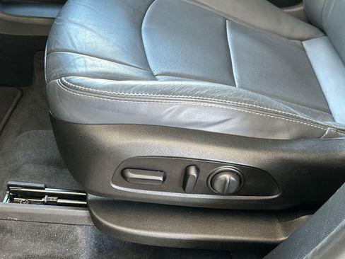 Used 2021 Buick Enclave Essence FWD image 14