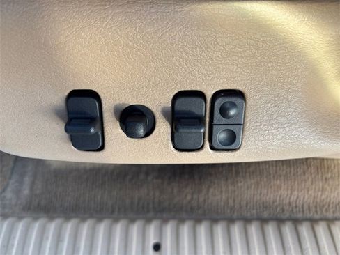 Used 1999 Dodge Ram 3500 Truck ST image 16