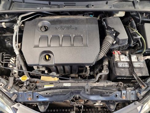 Used 2015 Toyota Corolla LE FWD image 30