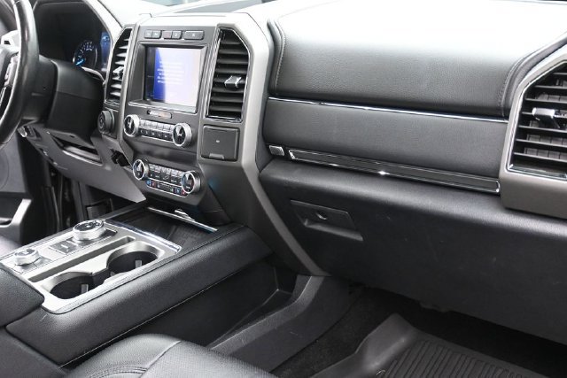 Used 2020 Ford Expedition XLT w/ Equipment Group 202A AWD/4WD image 35
