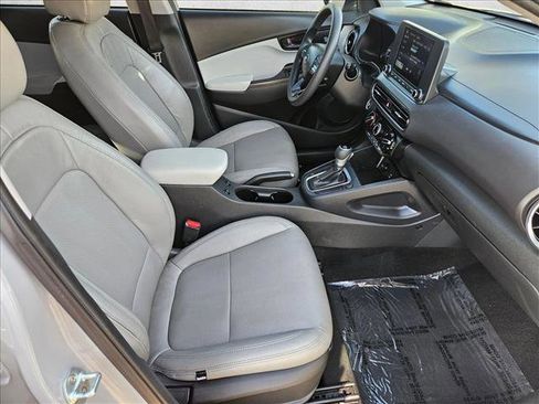 Used 2022 Hyundai Kona SEL image 19