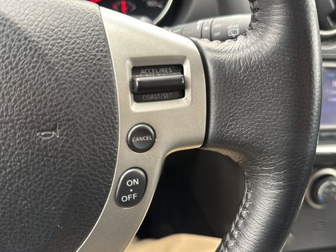 Used 2011 Nissan Rogue SV w/ SL Pkg image 29