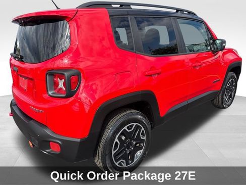 Used 2017 Jeep Renegade Trailhawk AWD/4WD image 6