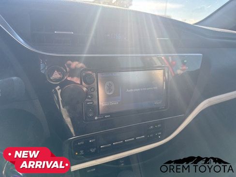 Used 2017 Toyota Corolla iM image 8