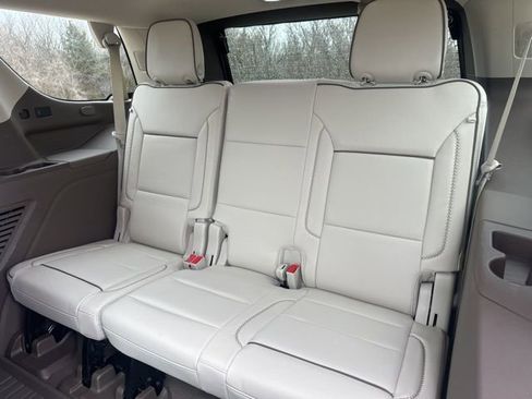 Used 2023 GMC Yukon Denali w/ Denali Reserve Package image 25