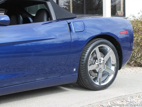 Used 2007 Chevrolet Corvette Convertible w/ Preferred Equipment Group image 11