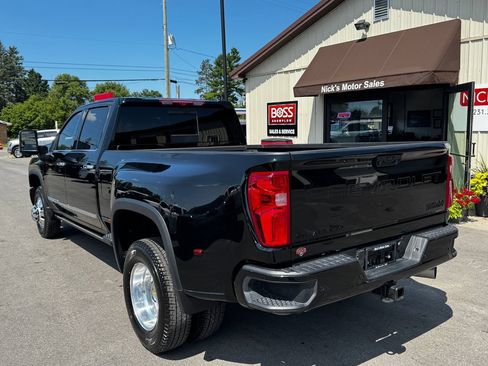 Used 2025 Chevrolet Silverado 3500 High Country w/ Technology Package AWD/4WD image 4