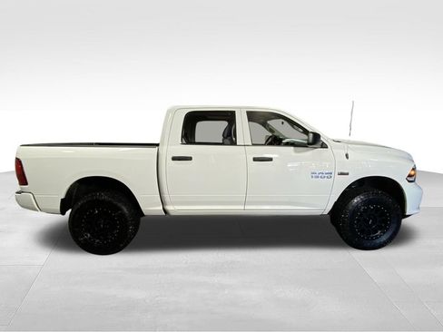 Used 2017 RAM 1500 Express AWD/4WD image 11