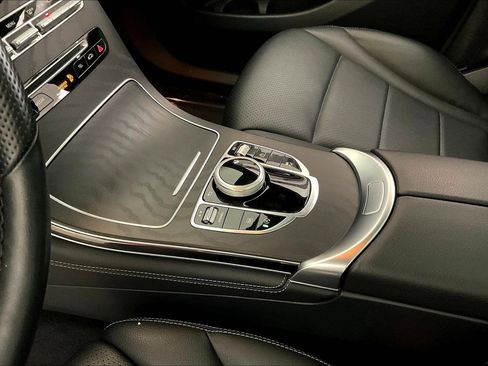 Certified 2019 Mercedes-Benz GLC 300 4MATIC image 18