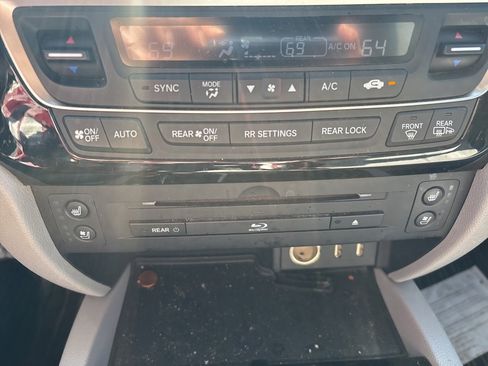 Used 2016 Honda Pilot Elite image 11