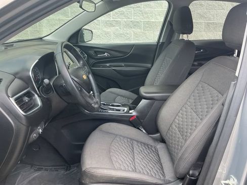 Used 2019 Chevrolet Equinox LT FWD image 16