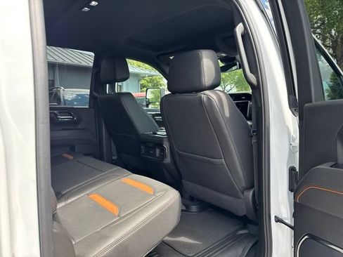 Used 2025 GMC Sierra 2500 AT4 AWD/4WD image 17