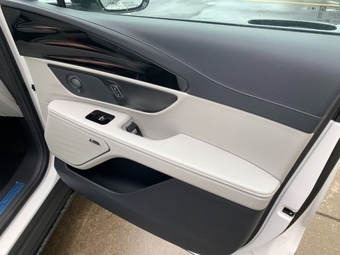 New 2026 Lincoln Nautilus Premier w/ Equipment Group 102A image 20