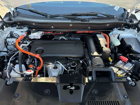 Used 2024 Honda CR-V Sport Touring image 9