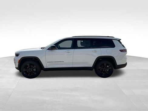 New 2025 Jeep Grand Cherokee L Limited w/ Black Appearance Package image 22