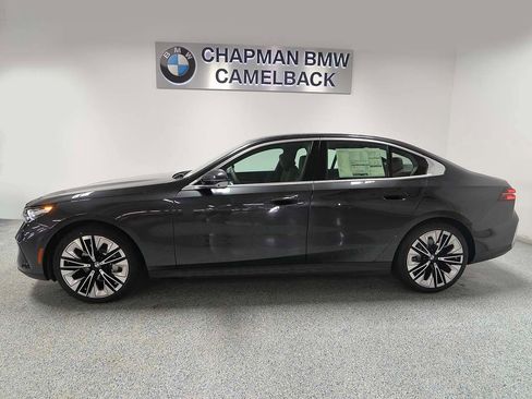 Used 2026 BMW 530i image 3