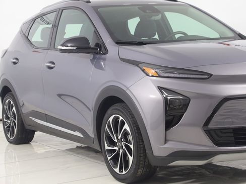 Used 2023 Chevrolet Bolt EUV Premier image 36