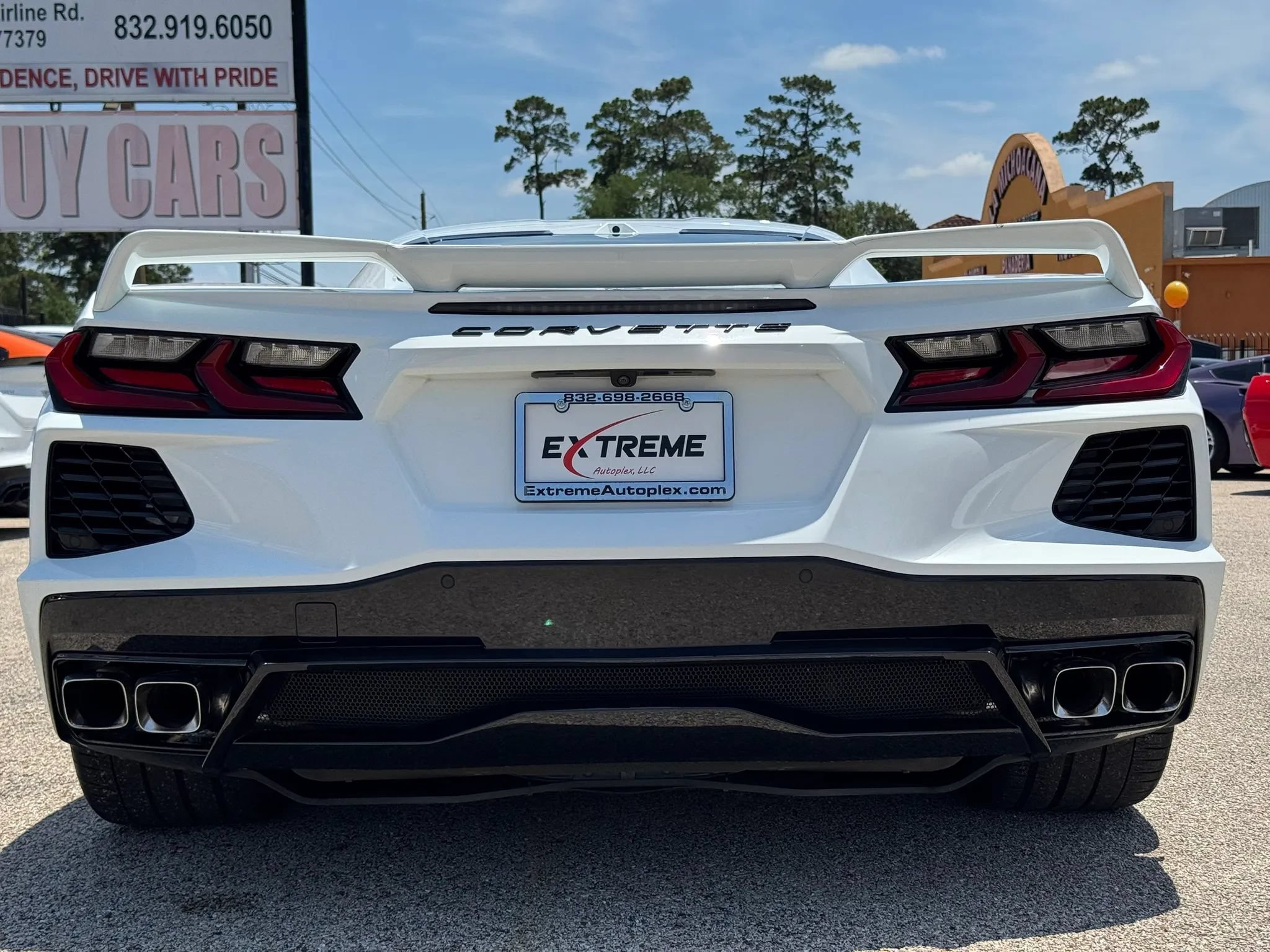 Used 2021 Chevrolet Corvette Stingray Preferred Cpe w/ Engine Appearance Package RWD image 3