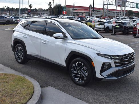 Used 2025 Hyundai Tucson Limited image 14