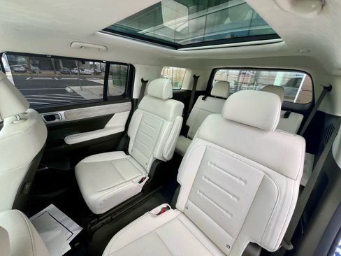 Used 2025 Hyundai Santa Fe Calligraphy AWD/4WD image 15