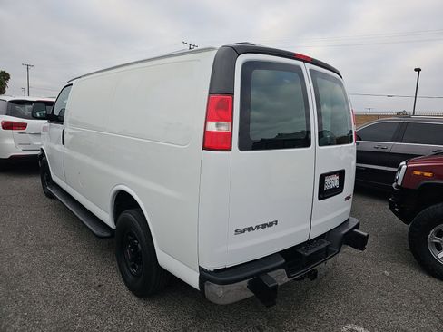 Used 2017 GMC Savana 2500 RWD image 10
