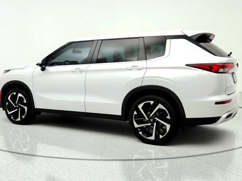 Used 2023 Mitsubishi Outlander SE FWD image 7