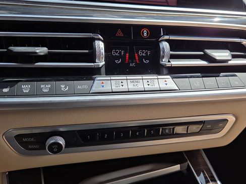 Used 2021 BMW X5 xDrive40i w/ M Sport Package image 37