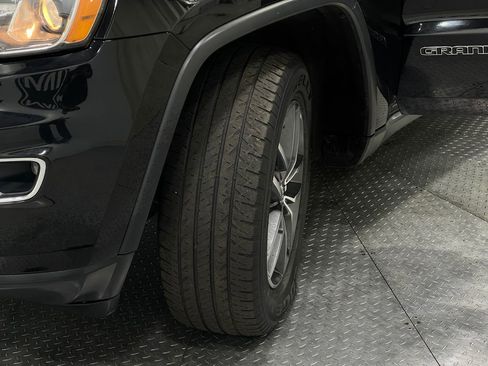 Used 2018 Jeep Grand Cherokee Limited image 37