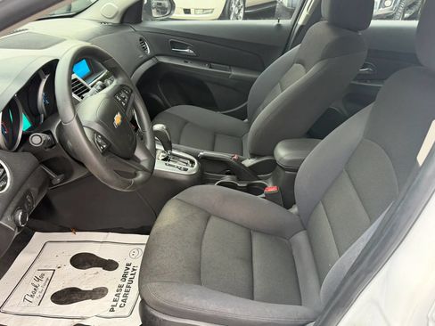 Used 2015 Chevrolet Cruze LT FWD image 9