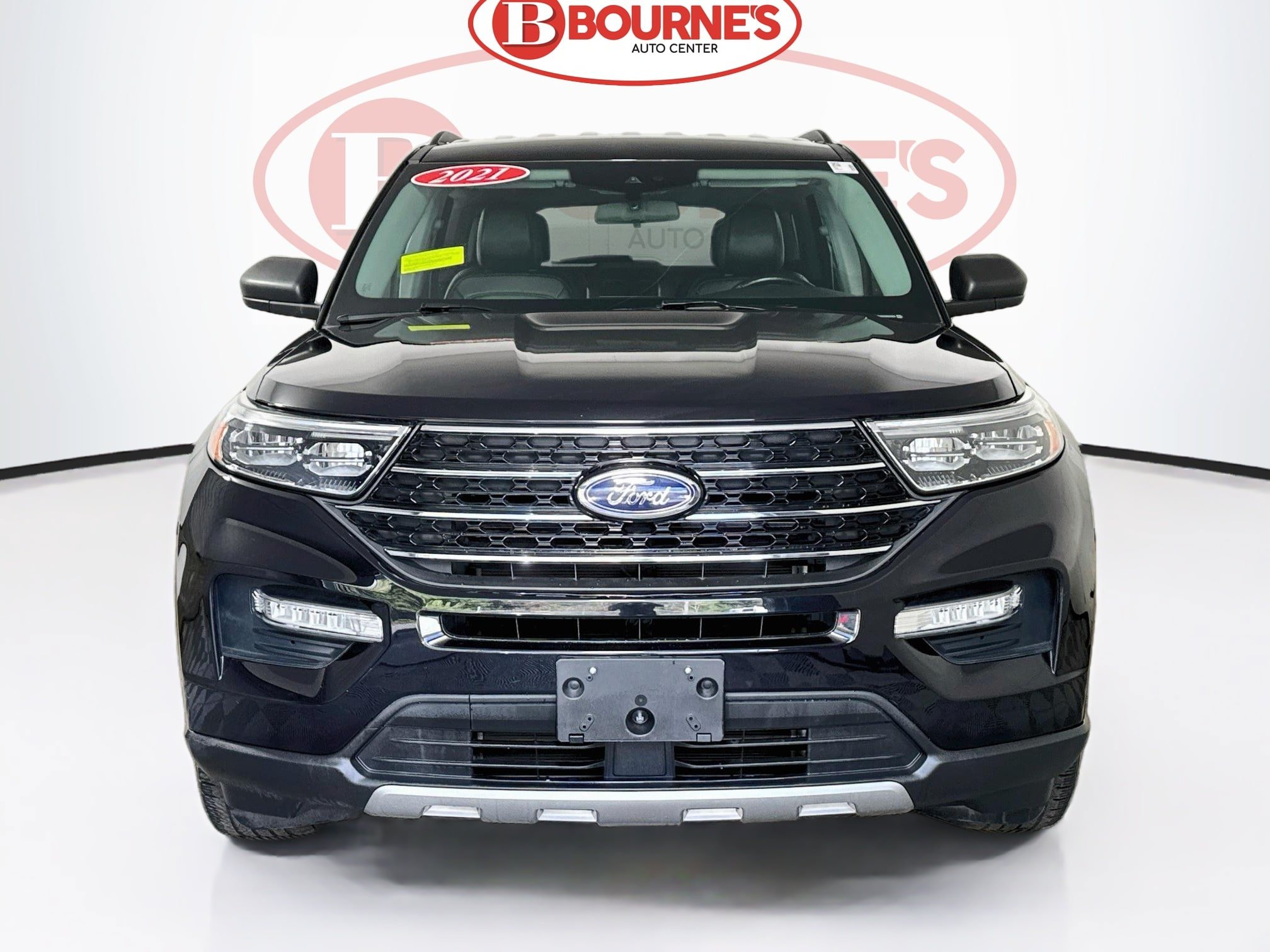 Used 2021 Ford Explorer XLT w/ Equipment Group 202A AWD/4WD image 4